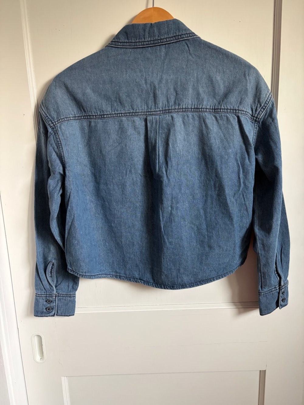 Joe’s Jeans Cropped Boyfriend Denim Button-Up Shirt - Small - Picture 4 of 6